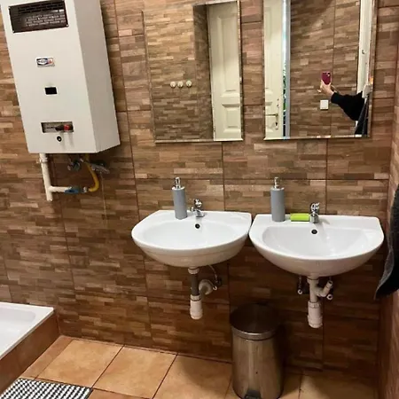 Ejjeli Majom Auberge de jeunesse