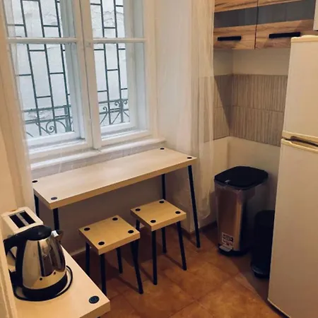 Ejjeli Majom 布达佩斯