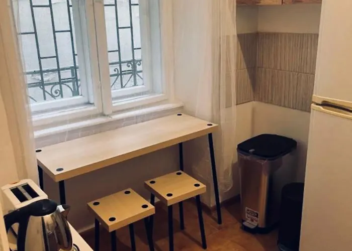 Ejjeli Majom Budapesta