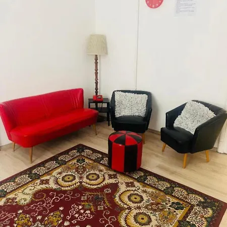 Ejjeli Majom Hostel Βουδαπέστη